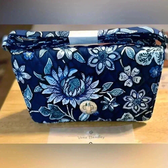 🆕
VERA BRADLEY NAVY BLUE TURNLOCK CROSSBODY BAG - Picture 7 of 11